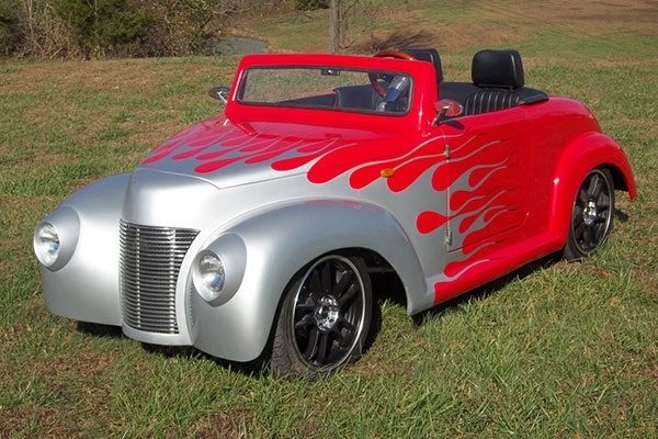Red 39 Roadster with Silver Flames affordable golf cart rental, golf cart rent virginia beach