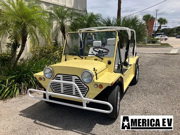 Yellow Mokee 4 Passenger Golf Cart affordable golf cart rental, golf cart rent virginia beach